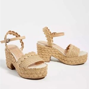 Anthropologie Vicenza Scalloped Platform Sandals